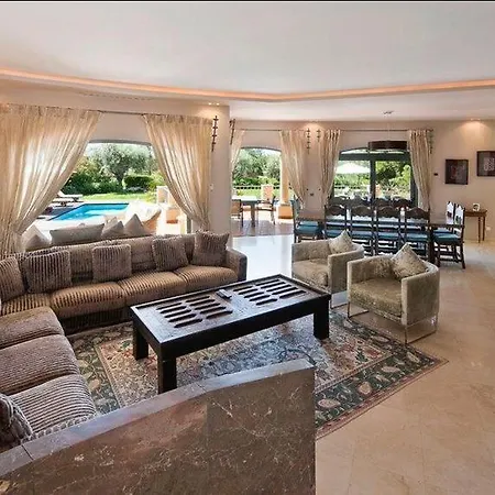 Sleeps 12 Pool Air Con Wifi Villa