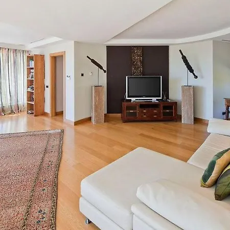 Sleeps 12 Pool Air Con Wifi Вилла *